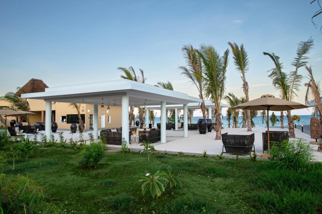The Mora Zanzibar Hotel Matemwe  Bagian luar foto The beach at the Grand at Moon Palace